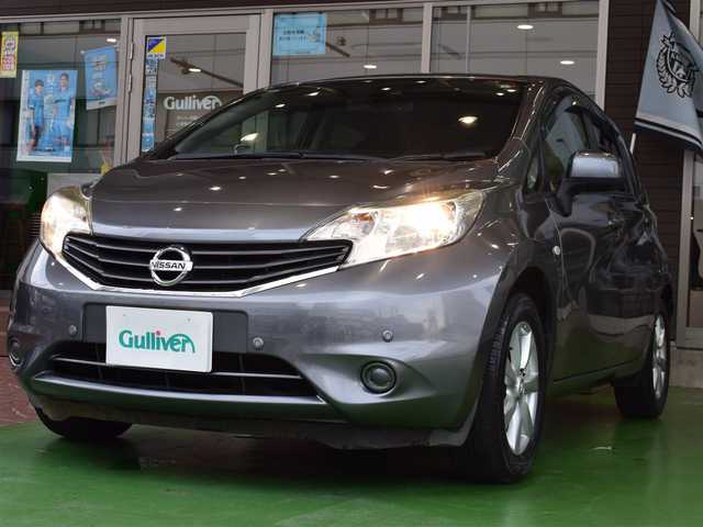 日産 ノート X DIG－S エマージェンシーB 神奈川県 2014(平26)年 5.6万km ダークメタルグレー 純正ナビ(AM/FM/CD/DVD/BT/AUX/フルセグ/SD)/アラウンドビューモニター/ETC/スマートキー/コーナーセンサー/純正マット/バイザー