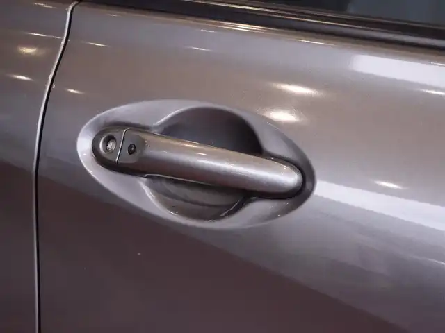日産 ノート X DIG－S エマージェンシーB 神奈川県 2014(平26)年 5.6万km ダークメタルグレー 純正ナビ(AM/FM/CD/DVD/BT/AUX/フルセグ/SD)/アラウンドビューモニター/ETC/スマートキー/コーナーセンサー/純正マット/バイザー