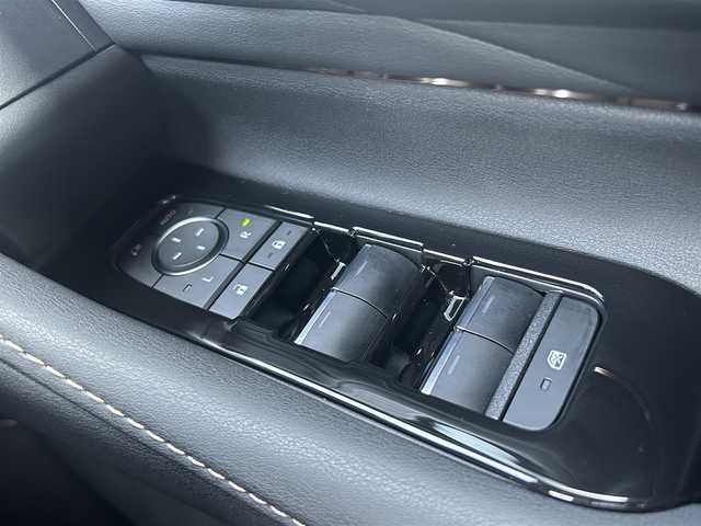 トヨタ アルファード Z 埼玉県 2024(令6)年 0.9万km プラチナホワイトパールマイカ 登録時走行距離8205km/純正DA（ナビ機能有）/フルセグテレビ/バックカメラ/オットマン/クルーズコントロール（ACC)/サンルーフ/プッシュスタート/両側パワースライドドア/パワーバックドア/ETC/ABS/全席パワーシート/全方位車外カメラ/Bluetooth接続/スマートキー/WAC/クリアランスソナー/パーキングサポートブレーキ/シートヒーター/エアシート