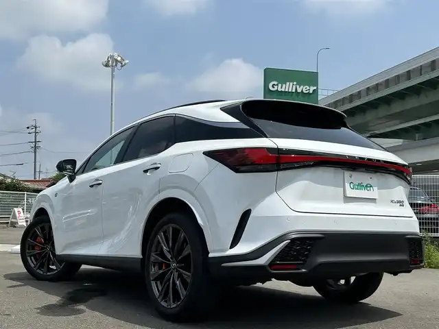 レクサス ＲＸ 350 Fスポーツ 愛知県 2024(令6)年 0.6万km ホワイトノーヴァガラスフレーク 4WD/パノラマルーフ /デジタルインナーミラー/オレンジブレーキキャリパー/スマートキー/プッシュスタート/純正14インチナビ/フルセグTV/BT/パノラミックビューモニター/ビルトイン2.0ETC/純正21インチAW/レクサスチームメイト/レクサスセーフティシステムプラス/ハーフレザーシート/前席パワーシート（D席メモリー付き）/前席シートヒーター/エアシート/ハンドルヒーター /AC100V電源/純正フロアマット/取説、保証書/スペアキー