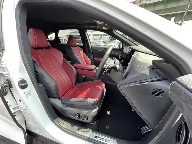 レクサス ＲＸ 350 Fスポーツ 愛知県 2024(令6)年 0.6万km ホワイトノーヴァガラスフレーク 4WD/パノラマルーフ /デジタルインナーミラー/オレンジブレーキキャリパー/スマートキー/プッシュスタート/純正14インチナビ/フルセグTV/BT/パノラミックビューモニター/ビルトイン2.0ETC/純正21インチAW/レクサスチームメイト/レクサスセーフティシステムプラス/ハーフレザーシート/前席パワーシート（D席メモリー付き）/前席シートヒーター/エアシート/ハンドルヒーター /AC100V電源/純正フロアマット/取説、保証書/スペアキー