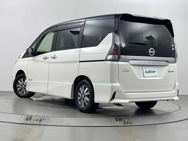 日産 セレナ e－パワー ハイウェイスター V 埼玉県 2018(平30)年 7.6万km ブリリアントホワイトパール 2トーン 純正９インチナビ　/アラウンドビューモニター　/純正フリップダウンモニター　/プロパイロット　/デジタルインナーミラー　　/パーキングサポート　/防水シート　/フルセグＴＶ　/ハンドルヒーター　/Ｂｌｕｅｔｏｏｔｈ
