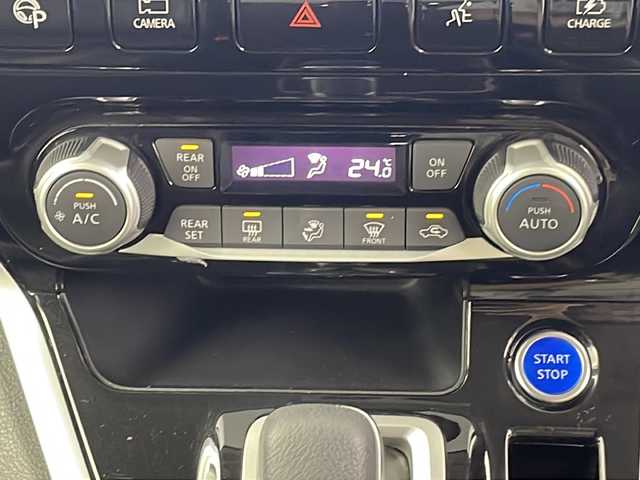 日産 セレナ e－パワー ハイウェイスター V 埼玉県 2018(平30)年 7.6万km ブリリアントホワイトパール 2トーン 純正９インチナビ　/アラウンドビューモニター　/純正フリップダウンモニター　/プロパイロット　/デジタルインナーミラー　　/パーキングサポート　/防水シート　/フルセグＴＶ　/ハンドルヒーター　/Ｂｌｕｅｔｏｏｔｈ