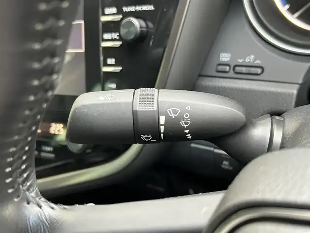 トヨタ カムリ G レザーパッケージ 島根県 2018(平30)年 5.3万km アティチュードブラックマイカ 登録時走行距離52745km/保証書/純正SDナビ/・フルセグTV/・Bluetooth接続/・CD/DVD/Blu-ray/・SDミュージックサーバー/・AM/FM/ToyotaSafetySense/・プリクラッシュセーフティ/・レーンディパーチャーアラート/・レーダークルーズコントロール/・オートマチックハイビーム/バックカメラ/ビルトインETC/レザーシート /前席パワーシート/前席シートヒーター/LEDヘッドライト/スマートキー/スペアキー/プッシュスタート