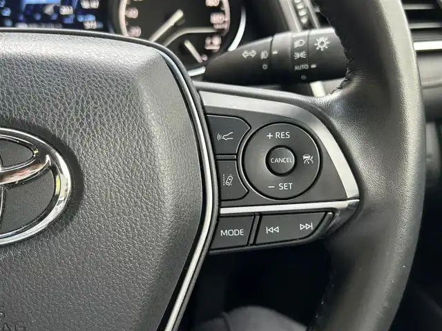 トヨタ カムリ G レザーパッケージ 島根県 2018(平30)年 5.3万km アティチュードブラックマイカ 登録時走行距離52745km/保証書/純正SDナビ/・フルセグTV/・Bluetooth接続/・CD/DVD/Blu-ray/・SDミュージックサーバー/・AM/FM/ToyotaSafetySense/・プリクラッシュセーフティ/・レーンディパーチャーアラート/・レーダークルーズコントロール/・オートマチックハイビーム/バックカメラ/ビルトインETC/レザーシート /前席パワーシート/前席シートヒーター/LEDヘッドライト/スマートキー/スペアキー/プッシュスタート