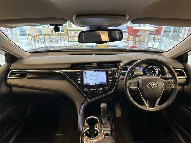 トヨタ カムリ G レザーパッケージ 岐阜県 2018(平30)年 5.3万km アティチュードブラックマイカ 純正SDナビ/・フルセグTV/・Bluetooth接続/・CD/DVD/Blu-ray/・SDミュージックサーバー/・AM/FM/ToyotaSafetySense/・プリクラッシュセーフティ/・レーンディパーチャーアラート/・レーダークルーズコントロール/・オートマチックハイビーム/バックカメラ/ビルトインETC/レザーシート /前席パワーシート/前席シートヒーター/LEDヘッドライト/スマートキー/スペアキー/プッシュスタート /保証書