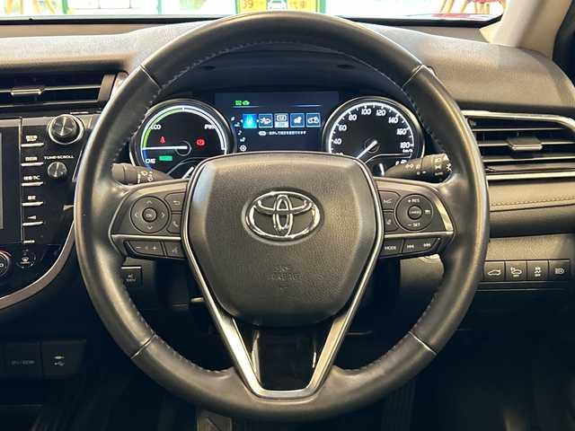 トヨタ カムリ G レザーパッケージ 岐阜県 2018(平30)年 5.3万km アティチュードブラックマイカ 純正SDナビ/・フルセグTV/・Bluetooth接続/・CD/DVD/Blu-ray/・SDミュージックサーバー/・AM/FM/ToyotaSafetySense/・プリクラッシュセーフティ/・レーンディパーチャーアラート/・レーダークルーズコントロール/・オートマチックハイビーム/バックカメラ/ビルトインETC/レザーシート /前席パワーシート/前席シートヒーター/LEDヘッドライト/スマートキー/スペアキー/プッシュスタート /保証書