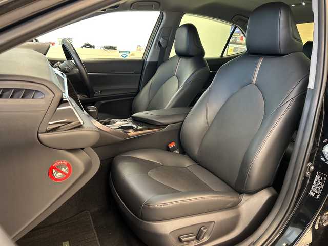 トヨタ カムリ G レザーパッケージ 岐阜県 2018(平30)年 5.3万km アティチュードブラックマイカ 純正SDナビ/・フルセグTV/・Bluetooth接続/・CD/DVD/Blu-ray/・SDミュージックサーバー/・AM/FM/ToyotaSafetySense/・プリクラッシュセーフティ/・レーンディパーチャーアラート/・レーダークルーズコントロール/・オートマチックハイビーム/バックカメラ/ビルトインETC/レザーシート /前席パワーシート/前席シートヒーター/LEDヘッドライト/スマートキー/スペアキー/プッシュスタート /保証書