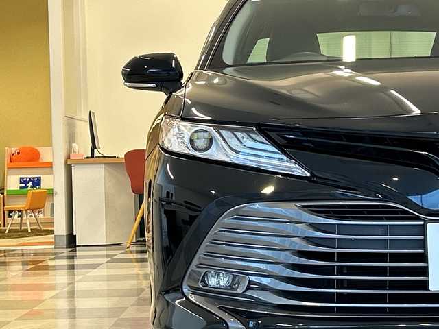 トヨタ カムリ G レザーパッケージ 岐阜県 2018(平30)年 5.3万km アティチュードブラックマイカ 純正SDナビ/・フルセグTV/・Bluetooth接続/・CD/DVD/Blu-ray/・SDミュージックサーバー/・AM/FM/ToyotaSafetySense/・プリクラッシュセーフティ/・レーンディパーチャーアラート/・レーダークルーズコントロール/・オートマチックハイビーム/バックカメラ/ビルトインETC/レザーシート /前席パワーシート/前席シートヒーター/LEDヘッドライト/スマートキー/スペアキー/プッシュスタート /保証書