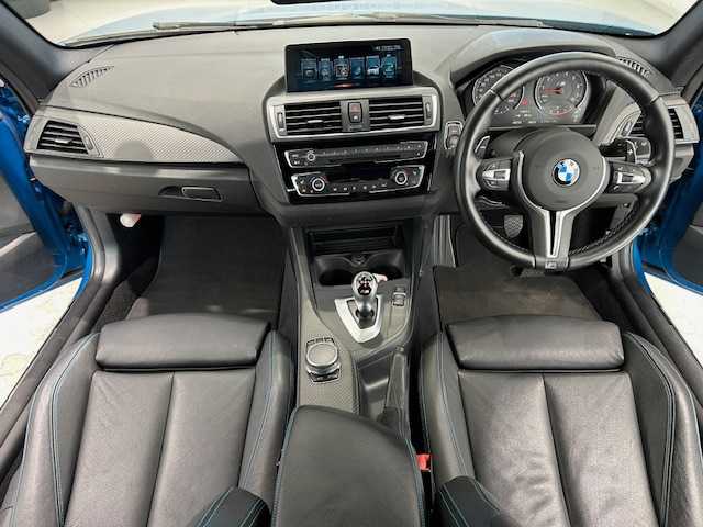 ＢＭＷ Ｍ２ 宮城県 2017(平29)年 7万km 青 ツインターボ/純正SDナビ/・CD/DVD/BT/・バックカメラ/・ETC/インテリジェントセーフティ/クリアランスソナー/速度警告/レザーシート/・シートヒーター（運転席/助手席）/・パワーシート（運転席/助手席）/・シートメモリー（運転席）/LEDヘッドライト/・オートライト/革巻きステアリング/・ステアリングスイッチ/・パドルシフト/純正アルミホイール/電動格納ミラー