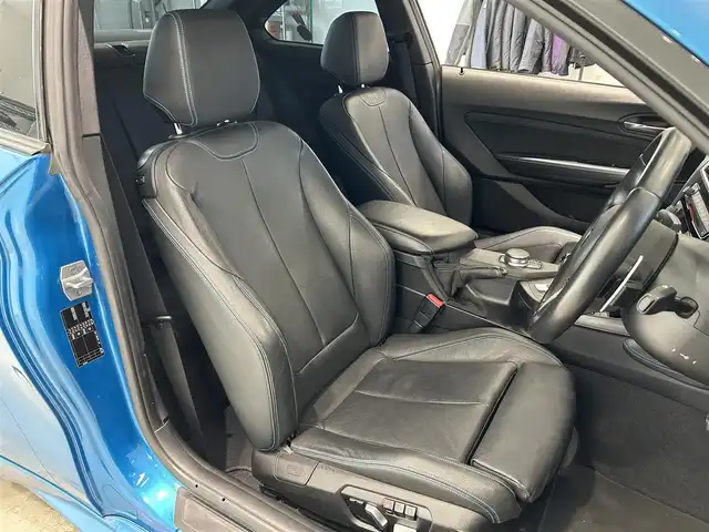 ＢＭＷ Ｍ２ 宮城県 2017(平29)年 7万km 青 ツインターボ/純正SDナビ/・CD/DVD/BT/・バックカメラ/・ETC/インテリジェントセーフティ/クリアランスソナー/速度警告/レザーシート/・シートヒーター（運転席/助手席）/・パワーシート（運転席/助手席）/・シートメモリー（運転席）/LEDヘッドライト/・オートライト/革巻きステアリング/・ステアリングスイッチ/・パドルシフト/純正アルミホイール/電動格納ミラー