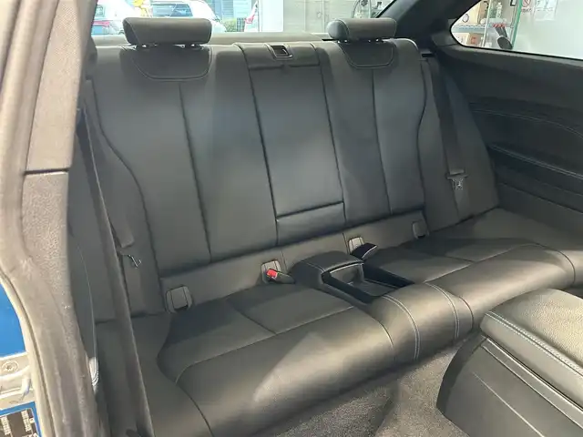 ＢＭＷ Ｍ２ 宮城県 2017(平29)年 7万km 青 ツインターボ/純正SDナビ/・CD/DVD/BT/・バックカメラ/・ETC/インテリジェントセーフティ/クリアランスソナー/速度警告/レザーシート/・シートヒーター（運転席/助手席）/・パワーシート（運転席/助手席）/・シートメモリー（運転席）/LEDヘッドライト/・オートライト/革巻きステアリング/・ステアリングスイッチ/・パドルシフト/純正アルミホイール/電動格納ミラー