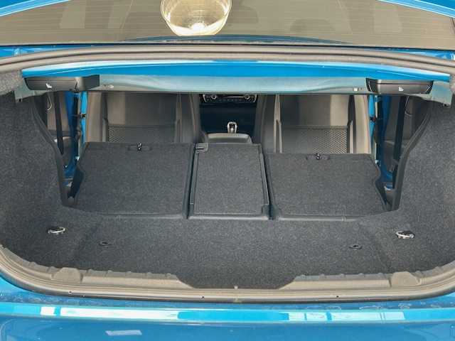 ＢＭＷ Ｍ２ 宮城県 2017(平29)年 7万km 青 ツインターボ/純正SDナビ/・CD/DVD/BT/・バックカメラ/・ETC/インテリジェントセーフティ/クリアランスソナー/速度警告/レザーシート/・シートヒーター（運転席/助手席）/・パワーシート（運転席/助手席）/・シートメモリー（運転席）/LEDヘッドライト/・オートライト/革巻きステアリング/・ステアリングスイッチ/・パドルシフト/純正アルミホイール/電動格納ミラー