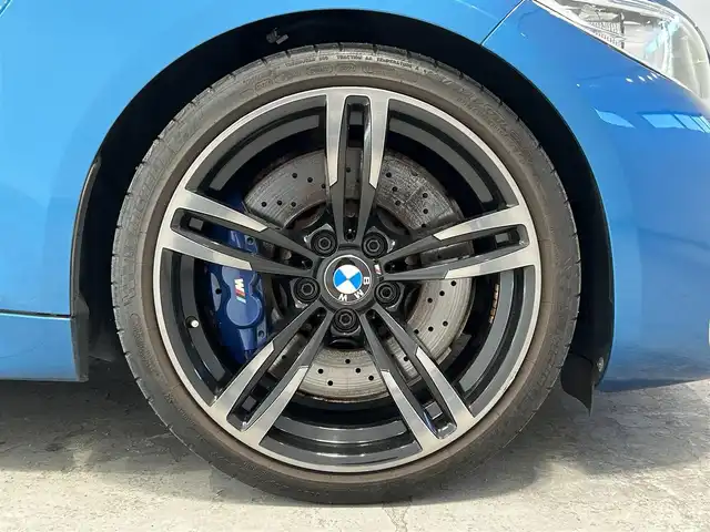 ＢＭＷ Ｍ２ 宮城県 2017(平29)年 7万km 青 ツインターボ/純正SDナビ/・CD/DVD/BT/・バックカメラ/・ETC/インテリジェントセーフティ/クリアランスソナー/速度警告/レザーシート/・シートヒーター（運転席/助手席）/・パワーシート（運転席/助手席）/・シートメモリー（運転席）/LEDヘッドライト/・オートライト/革巻きステアリング/・ステアリングスイッチ/・パドルシフト/純正アルミホイール/電動格納ミラー