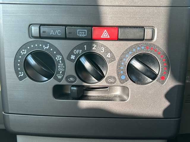 ダイハツ ムーヴ コンテ L 千葉県 2016(平28)年 6.3万km プラムブラウンクリスタルマイカ ナビＮＳＺＰ－Ｗ６６ＤＦ　ＢＴ　フルセグ　CD ベンチシート　ＵＳＢ入力端子　純正フロアマット　ハロゲンライト　リモコンキー　Ｗエアバッグ　ドアバイザー　電動格納ミラー　パワーステアリング