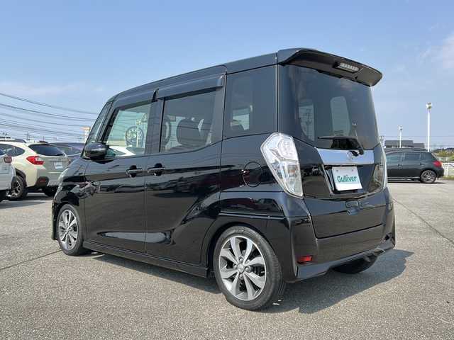 日産 デイズ ルークス ハイウェイスターX Gパッケージ 富山県 2015(平27)年 2.8万km ブラック ４ＷＤ/スマートキー /両側パワースライドドア/社外ドラレコ/社外ナビ・フルセグＴＶ/ＣＤ・ＤＶＤ・ＳＤ再生可能/アラウンドビューカメラ/ＥＴＣ/ＨＩＤオートライト/スペアキー/保証書・取説書
