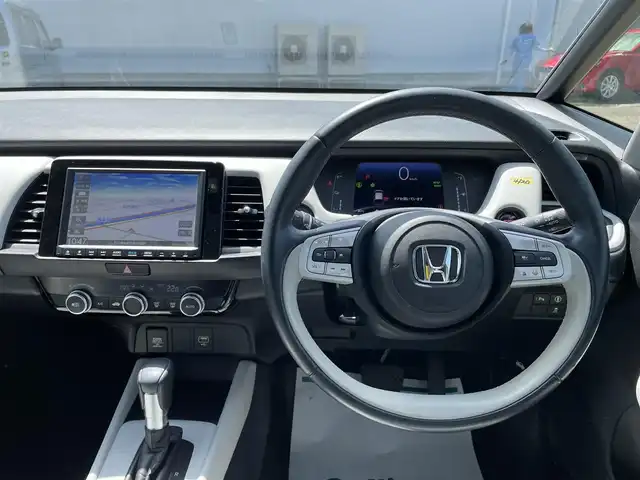 ホンダ フィット e:HEVホーム 石川県 2020(令2)年 5.1万km プラチナホワイトパール 純正8型ナビ/フルセグTV/バックカメラ/LEDヘッドライト/ETC/ホンダセンシング/レーダークルーズ/スマートキー/プッシュスタート/電動ミラー/コーナーセンサー/ABS/保証書