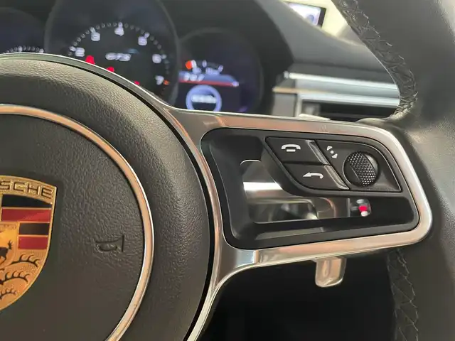 ポルシェ マカン GTS 愛知県 2016(平28)年 5.2万km パール スポーツクロノＰＫＧ　/スポーツエグゾースト/パノラマルーフ　/２０インチＲＳスパイダーデザインＡＷ　/純正ナビ　/３６０度カメラ　/Ｂｌｕｅｔｏｏｔｈ　/フルセグＴＶ　/クルコン　/レーンチェンジアシスト　/パークアシスト　/ドライブレコーダー/LEDヘッドライト/ETC2.0/社外レーダープッシュスタート/アイドリングストップ