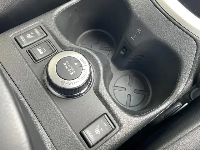 日産 エクストレイル ハイブリッド 20X エマージェンシーブレーキ 栃木県 2015(平27)年 4.9万km バーニングレッド (株)IDOMが運営する【じしゃロン宇都宮店】の自社ローン専用車両になります。こちらは現金またはオートローンご利用時の価格です。自社ローンご希望の方は別途その旨お申付け下さい/純正ナビ/アラウンドビューモニター/カプロンシート/シートヒーター/エアシート/クルーズコントロール/フルセグ/スマートキー/４ＷＤ/純正アルミホイール