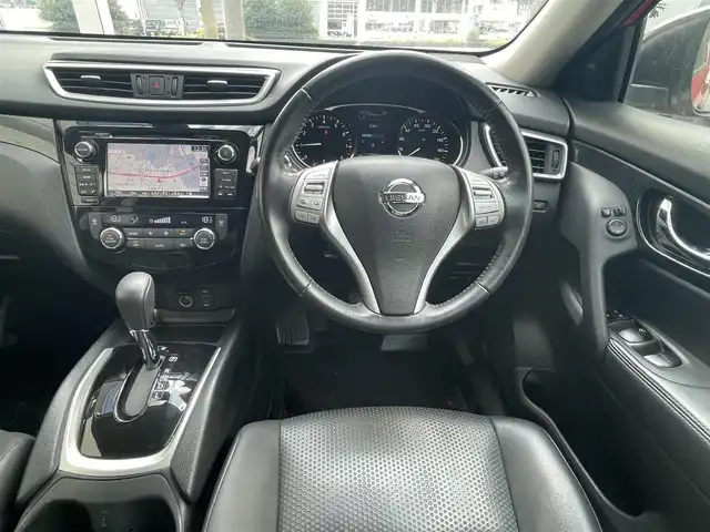 日産 エクストレイル ハイブリッド 20X エマージェンシーブレーキ 栃木県 2015(平27)年 4.9万km バーニングレッド (株)IDOMが運営する【じしゃロン宇都宮店】の自社ローン専用車両になります。こちらは現金またはオートローンご利用時の価格です。自社ローンご希望の方は別途その旨お申付け下さい/純正ナビ/アラウンドビューモニター/カプロンシート/シートヒーター/エアシート/クルーズコントロール/フルセグ/スマートキー/４ＷＤ/純正アルミホイール