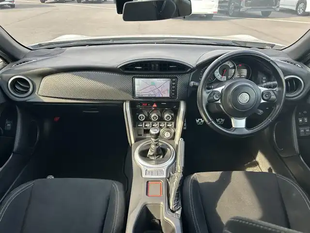 トヨタ ８６ GT 岡山県 2020(令2)年 7.5万km クリスタルホワイトパール 登録時走行距離74150km/TRDマフラー/社外ナビ/フルセグTV(AM.FM.CD.DVD.TV.BT)/エアロ（フロント・リア）/バックカメラ/ETC/ドライブレコーダー/衝突軽減ブレーキ/クルーズコントロール/横滑り防止装置/オートライト/17インチ社外AW（ホットスタッフ/GSPEED）/純正フロアマット/プッシュスタート
