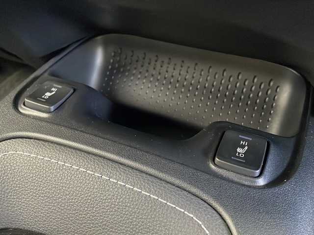 トヨタ カローラ スポーツ ハイブリッドG スタイルPKG 愛知県 2021(令3)年 4.4万km アティチュードブラックマイカ /禁煙車//特別仕様”スタイルパッケージ”//純正7インチディスプレイオーディオ//バックカメラ//ビルトインETC//純正16インチアルミホイール(ブラック塗装)//エクステリア サテンクロムメッキ加飾//Bi-Beam LEDヘッドライト(オートライト機能付)//LEDフォグランプ//7インチTFTカラーマルチインフォメーションディスプレイ//合皮+レザテックコンビシート//トヨタセーフティセンス//プリクラッシュセーフティ//レーントレーシングアシスト//レーダークルーズコントロール//アダプティブハイビームシステム//ロードサインアシスト//インテリジェントクリアランスソナー//パーキングサポートブレーキ//グリルシャッター//ステッチ付合皮インテリア//ドライブモード(エコ・ノーマル・スポーツ・EV)//革巻きステアリング//ステアリングスイッチ//純正ドアバイザー//プッシュスタート//電動格納ミラーウィンカー//電子パーキングブレーキ//ブレーキホールド//スペアキー