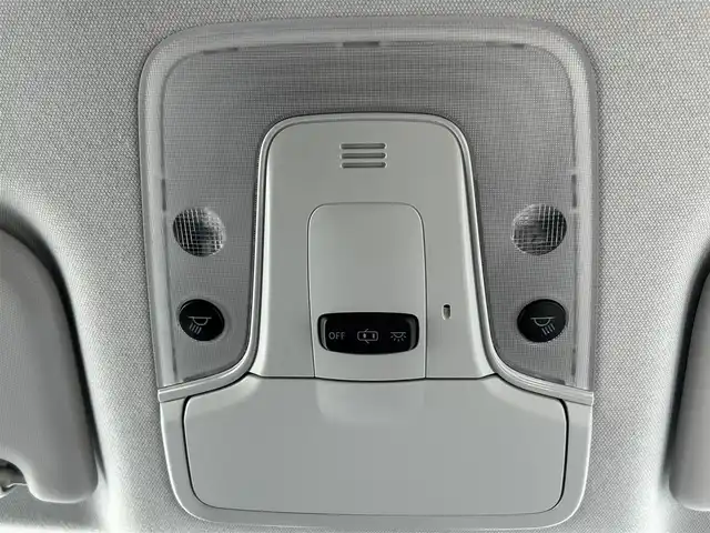 トヨタ プリウス A 大阪府 2016(平28)年 8.6万km ホワイトパールクリスタルシャイン ヘッドアップディスプレイ/ブラインドスポットモニター/バックカメラ/ALPINE9インチナビ(フルセグTV/CD/DVD/BT)/Toyota Safety SenseP/・プリクラッシュセーフティシステム/・レーンディパーチャーアラート/・オートマチックハイビーム/・レーダークルーズコントロール(追従走行あり)/クリアランスソナー/横滑り防止機能/オートワイパー/ドライブレコーダー(前後)/ETC/スペアキー1本/純正フロアマット/純正アルミホイール/取扱説明書/保証書