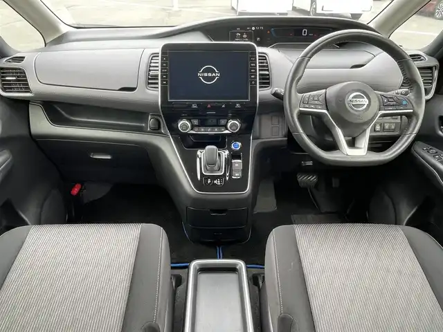 日産 セレナ e－パワー ハイウェイスター V 岡山県 2021(令3)年 10.3万km ダイヤモンドブラック 登録時走行距離102167km/純正10インチナビ/（AM/FM/CD/DVD/BT）/プロパイロット/純正フリップダウンモニター/アラウンドビューモニター/インテリジェントルームミラー/クリアランスソナー/衝突軽減ブレーキ/レーンキープアシスト/両側パワースライドドア/純正15インチアルミホイール/純正フロアマット/ETＣ/電格ミラー