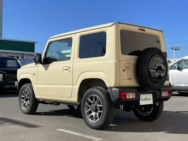 スズキ ジムニー XC 東京都 2024(令6)年 0.9万km シフォンアイボリーM 4WD/オーディオレス/前席シートヒーター/スマートキー/スズキセーフティセンス/・衝突軽減装置/・車線逸脱警報装置/・横滑り防止装置/クルーズコントロール/純正フロアマット/LEDライト/フォグライト/ダウンヒルアシストコントロール