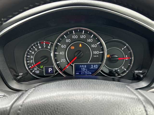 トヨタ カローラ アクシオ 1．5G 千葉県 2019(令1)年 2.2万km シルバーM ワンオーナー/純正メモリナビ【NSCN-W68】/TV、Bluetooth、CD/バックカメラ/衝突軽減ブレーキ/レーンキープアシスト/オートハイビーム/前方ドライブレコーダー/ステアリングスイッチ/キーレス/スペアキー/保証書/取扱説明書