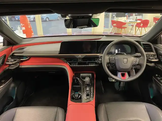 トヨタ クラウン スポーツ RS 栃木県 2024(令6)年 1万km 赤Ⅱ ワンオーナー /禁煙車/パノラマルーフ/寒冷地仕様/プラグインハイブリット/15m充電ケーブルあり（外部給電アタッチメントあり）/純正ナビ（フルセグTV/BT/HDMI）/USB入力端子/パノラミックビューモニター/ビルトインETC2.0/パワーバックドア/前席シートヒーター/前席パワーシート/ステアリングヒーター/前席エアーシート/前後クリアランスソナー/置くだけ充電/トヨタセーフティーセンス/・プリクラッシュセーフティ/・アダブティブクルーズコントロール/・オートマチックハイビーム/・ロードサインアシスト/・ブラインドスポットモニター/・プロアクティブドライビングアシスト/・リアクロストラフィックアラート/・リヤカメラディテクション/・駐車時支援パーキングサポートシステム/横滑り防止/100V充電/ヘッドアップディスプレイ/デジタルインナーミラー/純正フロアマット/純正21インチAW/オートライト/LEDヘッドライト/フォグライト/スマートキー×2/プッシュスタート/保証書/取扱説明書