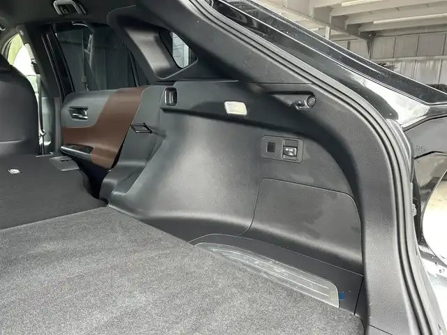 トヨタ ハリアー Z レザーパッケージ 滋賀県 2020(令2)年 4.7万km プレシャスブラックパール ガソリン/2WD(FF)/CVT/モデリスタエアロ/JBLプレミアムサウンド/12.3インチ純正ナビ/(FM/AM/フルセグTV/Bluetooth)/ETC/デジタルインナーミラー（前後方録画機能付）/パノラミックビューモニター/バックカメラ/ＴｏｙｏｔａＳａｆｅｔｙＳｅｎｓｅ/・プリクラッシュブレーキアシスト	/・インテリジェントクリアランスソナ-/・レーンキープアシスト	/・レーダークルーズコントロール/・標識検知機能	/運転席・助手席シートヒーター/運転席・助手席シートベンチレーション/シートメモリー/電動リアゲート/電動格納ミラー/電動パーキング/ブレーキホールド/革巻きステアリング/ステアリングスイッチ/ステアリングヒーター/オートライト/フロントフォグ/LEDヘッドライト/オートマチックハイビーム/フルオートエアコン/プッシュスタート/スマートキー