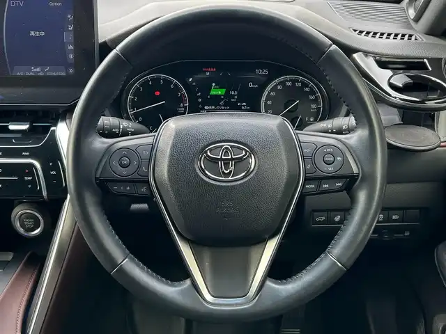 トヨタ ハリアー Z レザーパッケージ 滋賀県 2020(令2)年 4.7万km プレシャスブラックパール ガソリン/2WD(FF)/CVT/モデリスタエアロ/JBLプレミアムサウンド/12.3インチ純正ナビ/(FM/AM/フルセグTV/Bluetooth)/ETC/デジタルインナーミラー（前後方録画機能付）/パノラミックビューモニター/バックカメラ/ＴｏｙｏｔａＳａｆｅｔｙＳｅｎｓｅ/・プリクラッシュブレーキアシスト	/・インテリジェントクリアランスソナ-/・レーンキープアシスト	/・レーダークルーズコントロール/・標識検知機能	/運転席・助手席シートヒーター/運転席・助手席シートベンチレーション/シートメモリー/電動リアゲート/電動格納ミラー/電動パーキング/ブレーキホールド/革巻きステアリング/ステアリングスイッチ/ステアリングヒーター/オートライト/フロントフォグ/LEDヘッドライト/オートマチックハイビーム/フルオートエアコン/プッシュスタート/スマートキー