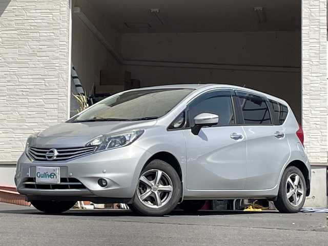 日産 ノート メダリスト エマージェンシーB 大分県 2015(平27)年 10.8万km ブリリアントシルバー ハーフレザーシート /社外14インチアルミホイール/社外ETC/純正フロアマット/純正LEDヘッドライト/オートライト/純正ナビ/フルセグTV/Bluetooth/衝突被害軽減ブレーキ/スマートキー