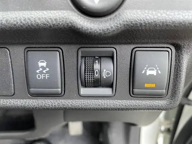 日産 ノート e－パワー X 宮城県 2018(平30)年 7.2万km パール 走行距離：７１８８４ｋｍ/デジタルインナーミラー/ｅパワー/ＥＴＣ/純正アルミホイール/全方位カメラ/前後コーナーセンサー/パーキングアシスト/電格ミラー/ウィンカーミラー/ＤＶＤ/ＳＤナビ/プリクラッシュ/純正フロアマット/レベライザー
