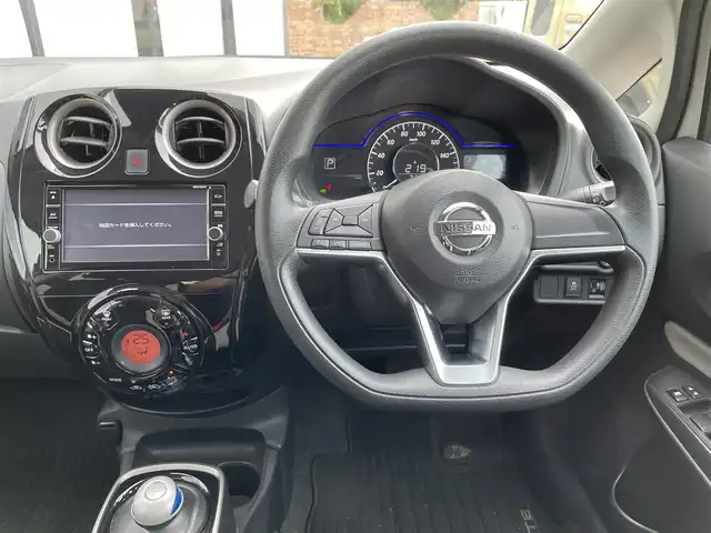 日産 ノート e－パワー X 宮城県 2018(平30)年 7.2万km パール 走行距離：７１８８４ｋｍ/デジタルインナーミラー/ｅパワー/ＥＴＣ/純正アルミホイール/全方位カメラ/前後コーナーセンサー/パーキングアシスト/電格ミラー/ウィンカーミラー/ＤＶＤ/ＳＤナビ/プリクラッシュ/純正フロアマット/レベライザー