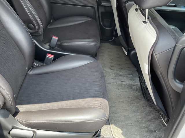 ホンダ フリード G プレミアムエディション 鹿児島県 2016(平28)年 11.3万km パール 純正SDナビ/Bluetooth/CD/SD/AM/FM/バックカメラ/パワースライドドア/ETC/クルーズコントロール/後席モニター/電動格納ミラー/純正フロアマット/純正ドアバイザー/横滑り防止装置/AC