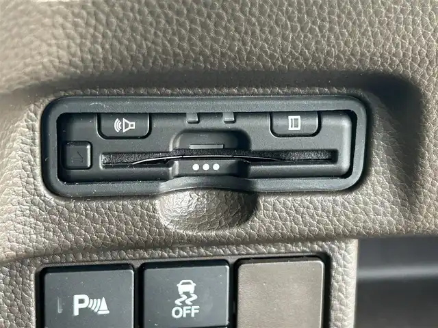 ホンダ Ｎ ＢＯＸ L 大阪府 2022(令4)年 2.2万km クリスタルブラックパール 純正ナビ/   フルセグTV/CD/DVD/Bluetooth/USB/バックモニター/衝突軽減ブレーキ/コーナーセンサー/前席シートヒーター/片側パワースライドドア/レーダークルーズコントロール/レーンキープアシスト/アイドリングストップ/ドライブレコーダー/オートマチックハイビーム/純正14インチアルミホイール/純正フロアマット/プッシュスタート/スマートキー/ＥＴＣ/ＬＥＤ/禁煙車