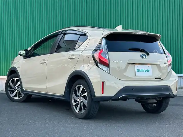トヨタ アクア クロスオーバー グラム 宮城県 2018(平30)年 2.6万km ベージュ ビューティパッケージ/・シートシートヒーター/・ナノイー/＝＝＝/セーフティセンス/・プリクラッシュセーフティ/・レーンディパーチャーアラート/・オートマチックハイビーム/・先行車発進告知機能/インテリジェントクリアランスソナー（パーキングサポートブレーキ機能付）/社外ナビ（AVN-R8W）/・CD/DVD/・Bluetooth/・フルセグTV/バックカメラ/ビルトインETC/ハーフレザーシート/革巻きステアリング/オートライト/スマートキー＆プッシュスタート/スペアキー/電動格納ミラー/ルーフレール/純正16インチAW/純正フロアマット/ドアバイザー/Wエアバッグ
