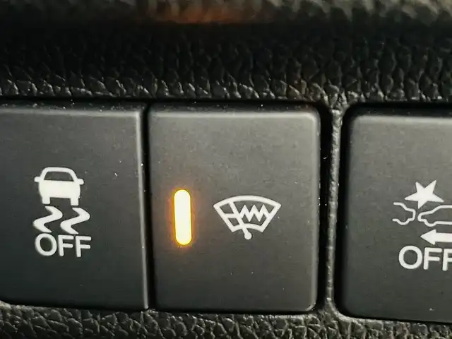 ホンダ フリード＋ ハイブリット G ホンダセンシング 福島県 2016(平28)年 6.5万km ホワイトオーキッドパール ホンダセンシング/・衝突軽減ブレーキ/・誤発進抑制機能/・アダプティブ・クルーズ・コントロール/・車線維持支援システム/・歩行者事故低減ステアリング/・路外逸脱抑制機能/・先行車発進お知らせ機能/・標識認識機能/（・パーキングセンサーシステム）/純正ナビゲーション/型式；VXM-174VFI/・Bluetooth/TV/AM・FM/CD/DVD/・バックカメラ/・ETC/パーキングセンサーシステム/両側パワースライドドア/LEDライト/・オートライト/プッシュスタート/・スマートキー/・スペアキー/ドアバイザー/純正フロアマット