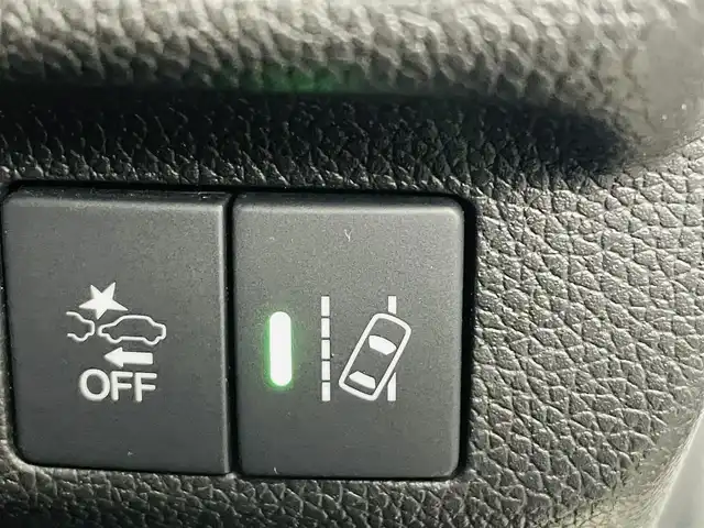 ホンダ フリード＋ ハイブリット G ホンダセンシング 福島県 2016(平28)年 6.5万km ホワイトオーキッドパール ホンダセンシング/・衝突軽減ブレーキ/・誤発進抑制機能/・アダプティブ・クルーズ・コントロール/・車線維持支援システム/・歩行者事故低減ステアリング/・路外逸脱抑制機能/・先行車発進お知らせ機能/・標識認識機能/（・パーキングセンサーシステム）/純正ナビゲーション/型式；VXM-174VFI/・Bluetooth/TV/AM・FM/CD/DVD/・バックカメラ/・ETC/パーキングセンサーシステム/両側パワースライドドア/LEDライト/・オートライト/プッシュスタート/・スマートキー/・スペアキー/ドアバイザー/純正フロアマット