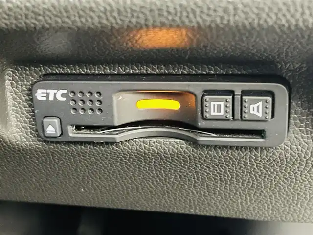 ホンダ フリード＋ ハイブリット G ホンダセンシング 福島県 2016(平28)年 6.5万km ホワイトオーキッドパール ホンダセンシング/・衝突軽減ブレーキ/・誤発進抑制機能/・アダプティブ・クルーズ・コントロール/・車線維持支援システム/・歩行者事故低減ステアリング/・路外逸脱抑制機能/・先行車発進お知らせ機能/・標識認識機能/（・パーキングセンサーシステム）/純正ナビゲーション/型式；VXM-174VFI/・Bluetooth/TV/AM・FM/CD/DVD/・バックカメラ/・ETC/パーキングセンサーシステム/両側パワースライドドア/LEDライト/・オートライト/プッシュスタート/・スマートキー/・スペアキー/ドアバイザー/純正フロアマット