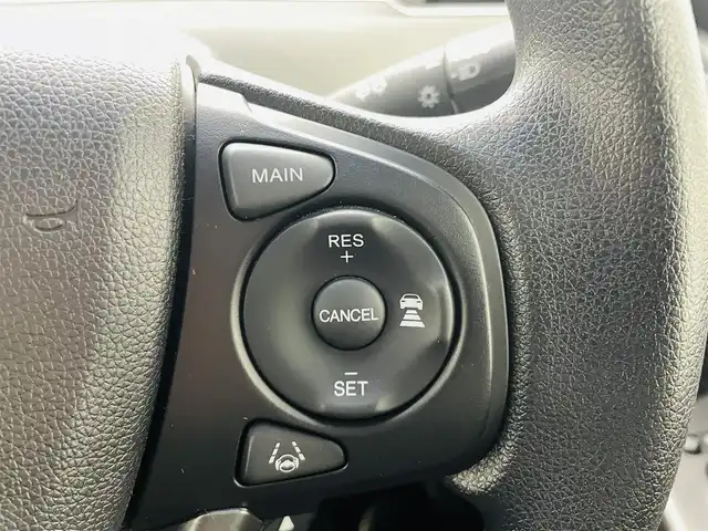 ホンダ フリード＋ ハイブリット G ホンダセンシング 福島県 2016(平28)年 6.5万km ホワイトオーキッドパール ホンダセンシング/・衝突軽減ブレーキ/・誤発進抑制機能/・アダプティブ・クルーズ・コントロール/・車線維持支援システム/・歩行者事故低減ステアリング/・路外逸脱抑制機能/・先行車発進お知らせ機能/・標識認識機能/（・パーキングセンサーシステム）/純正ナビゲーション/型式；VXM-174VFI/・Bluetooth/TV/AM・FM/CD/DVD/・バックカメラ/・ETC/パーキングセンサーシステム/両側パワースライドドア/LEDライト/・オートライト/プッシュスタート/・スマートキー/・スペアキー/ドアバイザー/純正フロアマット