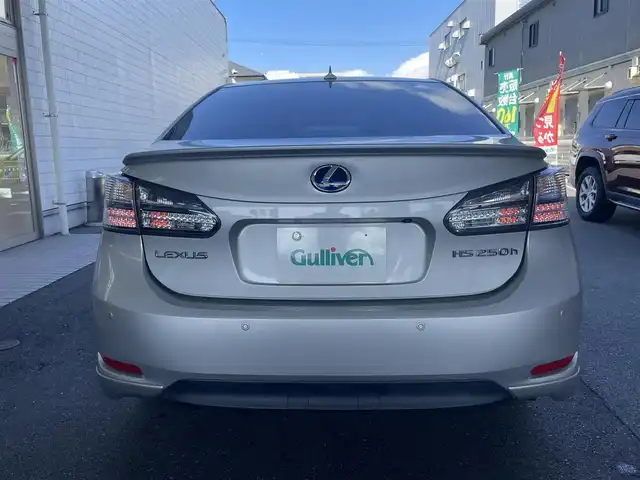 レクサス ＨＳ 250h バージョンS 愛知県 2010(平22)年 8.4万km シルバーマイカメタリック 純正エアロ〈フロント・リアアンダー／トランク〉/純正HDDナビ/DVD／AUX／地デジTV/フロント・バックカメラ/前席パワーシート/ミリ波レーダー式プリクラッシュセーフティ〈MOP〉/レーダークルーズコントロール〈MOP〉/クリアランスソナー〈MOP〉/LEDヘッドライト〈オートライト付〉/ヘッドライトクリーナー/純正18インチAW/スマートキー＆プッシュスタート