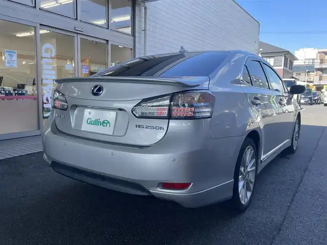 レクサス ＨＳ 250h バージョンS 愛知県 2010(平22)年 8.4万km シルバーマイカメタリック 純正エアロ〈フロント・リアアンダー／トランク〉/純正HDDナビ/DVD／AUX／地デジTV/フロント・バックカメラ/前席パワーシート/ミリ波レーダー式プリクラッシュセーフティ〈MOP〉/レーダークルーズコントロール〈MOP〉/クリアランスソナー〈MOP〉/LEDヘッドライト〈オートライト付〉/ヘッドライトクリーナー/純正18インチAW/スマートキー＆プッシュスタート