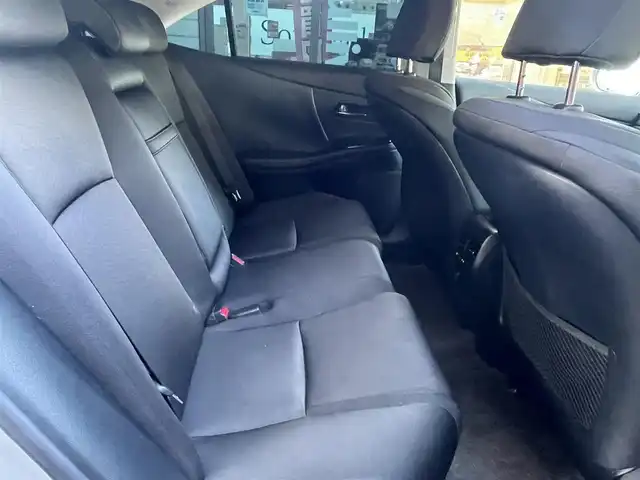 レクサス ＨＳ 250h バージョンS 愛知県 2010(平22)年 8.4万km シルバーマイカメタリック 純正エアロ〈フロント・リアアンダー／トランク〉/純正HDDナビ/DVD／AUX／地デジTV/フロント・バックカメラ/前席パワーシート/ミリ波レーダー式プリクラッシュセーフティ〈MOP〉/レーダークルーズコントロール〈MOP〉/クリアランスソナー〈MOP〉/LEDヘッドライト〈オートライト付〉/ヘッドライトクリーナー/純正18インチAW/スマートキー＆プッシュスタート