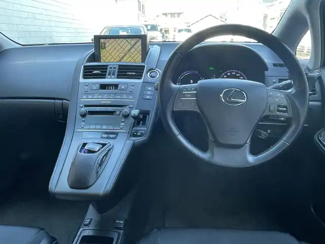 レクサス ＨＳ 250h バージョンS 愛知県 2010(平22)年 8.4万km シルバーマイカメタリック 純正エアロ〈フロント・リアアンダー／トランク〉/純正HDDナビ/DVD／AUX／地デジTV/フロント・バックカメラ/前席パワーシート/ミリ波レーダー式プリクラッシュセーフティ〈MOP〉/レーダークルーズコントロール〈MOP〉/クリアランスソナー〈MOP〉/LEDヘッドライト〈オートライト付〉/ヘッドライトクリーナー/純正18インチAW/スマートキー＆プッシュスタート