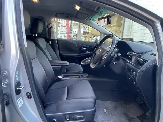 レクサス ＨＳ 250h バージョンS 愛知県 2010(平22)年 8.4万km シルバーマイカメタリック 純正エアロ〈フロント・リアアンダー／トランク〉/純正HDDナビ/DVD／AUX／地デジTV/フロント・バックカメラ/前席パワーシート/ミリ波レーダー式プリクラッシュセーフティ〈MOP〉/レーダークルーズコントロール〈MOP〉/クリアランスソナー〈MOP〉/LEDヘッドライト〈オートライト付〉/ヘッドライトクリーナー/純正18インチAW/スマートキー＆プッシュスタート