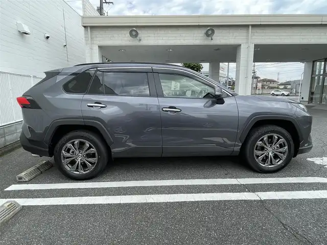 トヨタ ＲＡＶ４ ハイブリッドG 群馬県 2024(令6)年 1.1万km グレーメタリック ワンオーナー/4WD/純正ナビ(AM・FM/BT/フルセグTV)/ビルトインETC2.0/追従クルーズコントロール/横滑り防止装置/車線逸脱防止アラート/ステアリングスイッチ/ステアリングヒーター/パワーシート(D席)/シートメモリー(D席)/シートヒーター・クーラー(D/N席)/オートライト/LEDヘッドライト/電格ミラー/コーナーセンサー/全方位モニター/プッシュスタート/スマートキー×2/取扱説明書/保証書/記録簿