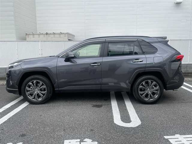 トヨタ ＲＡＶ４ ハイブリッドG 群馬県 2024(令6)年 1.1万km グレーメタリック ワンオーナー/4WD/純正ナビ(AM・FM/BT/フルセグTV)/ビルトインETC2.0/追従クルーズコントロール/横滑り防止装置/車線逸脱防止アラート/ステアリングスイッチ/ステアリングヒーター/パワーシート(D席)/シートメモリー(D席)/シートヒーター・クーラー(D/N席)/オートライト/LEDヘッドライト/電格ミラー/コーナーセンサー/全方位モニター/プッシュスタート/スマートキー×2/取扱説明書/保証書/記録簿
